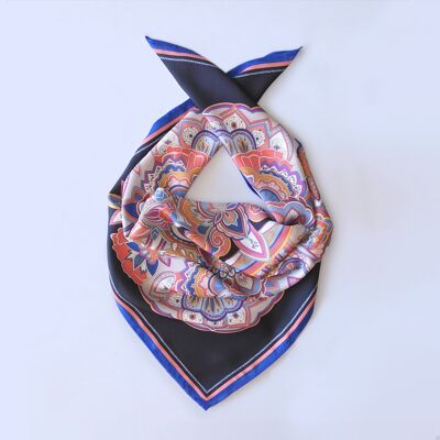 Quadratischer Schal mit Boho-Print