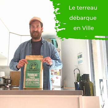 Terre d'Auguste - Terreau Plantes Aromatiques 6L avec Fermeture Eclair Refermable - Solution Spécifique avec BIOCHAR pour Herbes en Pot - Basilic, Thym, Romarin, Ciboulette, Coriandre, Estragon, ... 4