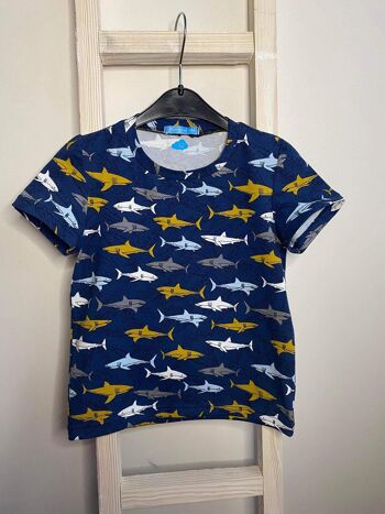 T-shirt requin marine