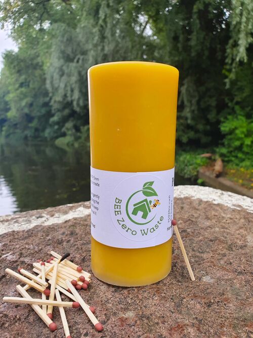 Pure Beeswax - Pillar candle 15x6 cm / 60h