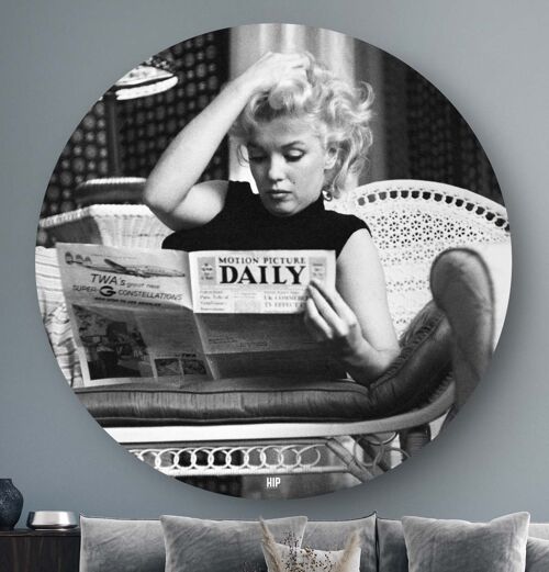 HIP ORGNL® Portrait Marilyn Monroe reading a newspaper Round - Ø 120 cm