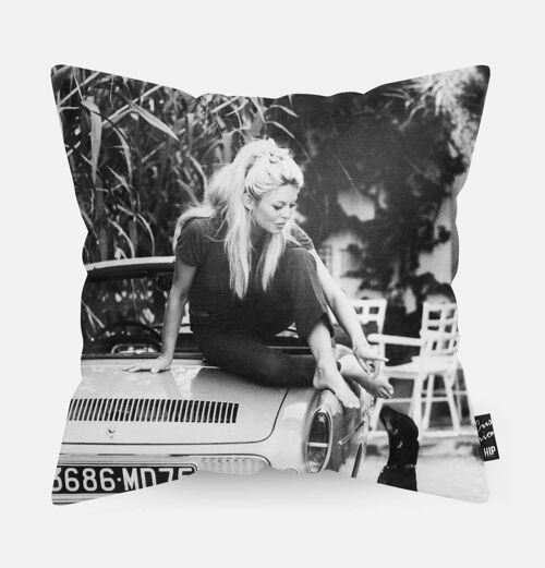 HIP ORGNL® Iconic portrait Brigitte Bardot in St. Tropez Cushion - 45 x 45 cm