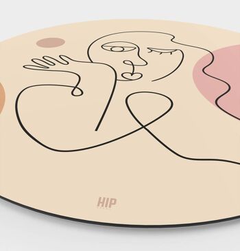 HIP ORGNL® Illustration Femme Ronde - Ø 140 cm 2