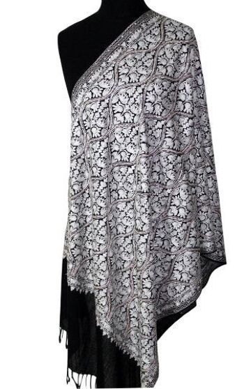 incroyable Belle obsidienne noir et blanc foulard Pashmina brodé au point de chaînette / CAEMB0007 5