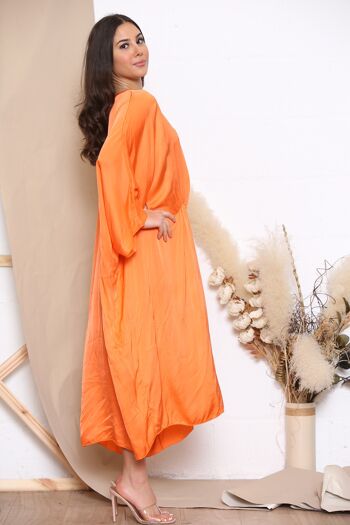 Robe ample orange à manches longues 2