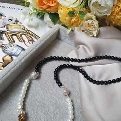 Bracelet et Colliers 2 en 1 Onyx noir, perles d'acrylique et perles d'hématite.