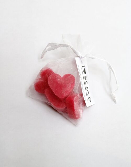 I Love Soap' 5 x soap hearts in organza 'Red Fruit'