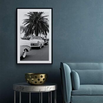 Voiture classique sous un palmier - Affiche - 60 x 90 cm 2