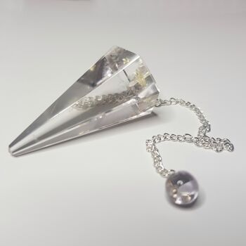 Pendule en cristal de quartz clair 1