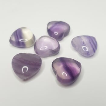 Coeur en cristal de fluorite violet 1