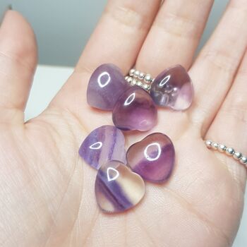 Coeur en cristal de fluorite violet 3