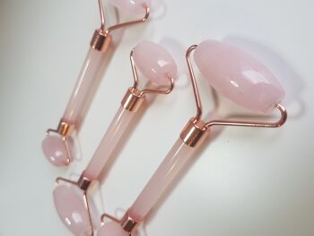 Rouleau de visage en cristal de quartz rose 3