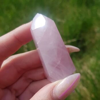 Tour de cristal de quartz rose 3