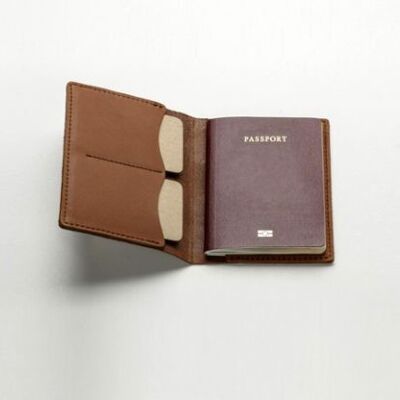 Leather passport holder - Camel