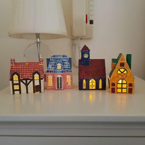 Make your own Four Houses Craft Kit - Retro Decoration - Standard