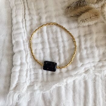 Bracelet perles dorées + perle noire tachetée 4