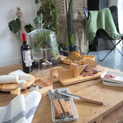 Rotating cheese board + utensils