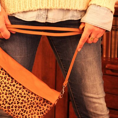 Bolso bandolera de piel de leopardo