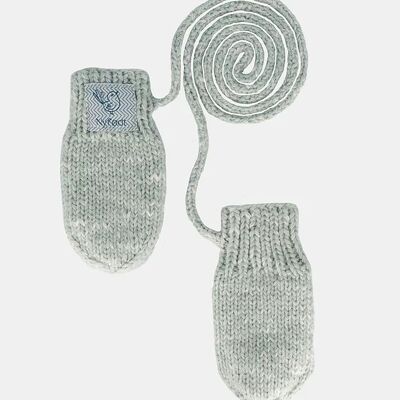 Nyfodt knitted baby mitten Kari Jade Green