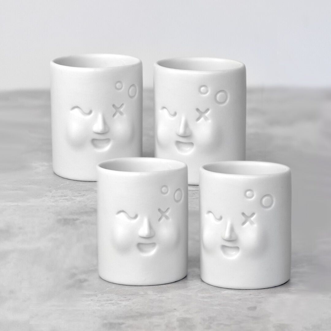 Tipsy Willie – 4 Schnapsgläser aus Porzellan – Weiß