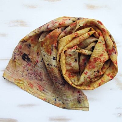 Silk scarf "purple & red touches" hand-dyed.