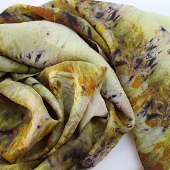 Foulard en soie "imprimé asymétrique" teint à la main. 4