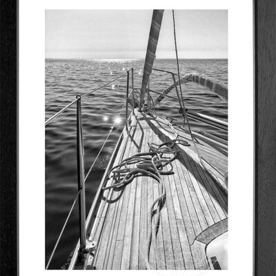 Fotodruck / Poster mit Rahmen und Passepartout Motiv Segelboot SAIL02 - Motiv: schwarz/weiss - Grösse: S (25cm x 31cm) - Rahmenfarbe: schwarz matt