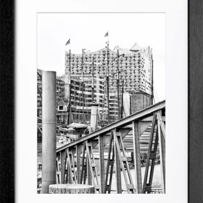 Fotodruck / Poster mit Rahmen und Passepartout Motiv Hamburg Elphi 2 - Grösse: S (25cm x 31cm) - Rahmenfarbe: schwarz matt