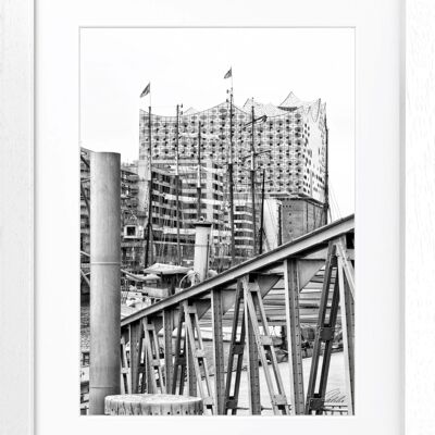 Fotodruck / Poster mit Rahmen und Passepartout Motiv Hamburg Elphi 2 - Grösse: S (25cm x 31cm) - Rahmenfarbe: weiss matt