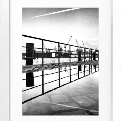Fotodruck / Poster mit Rahmen und Passepartout Motiv Hamburg HH03 - Grösse: L (57cm x 45cm ) - Rahmenfarbe: weiss matt