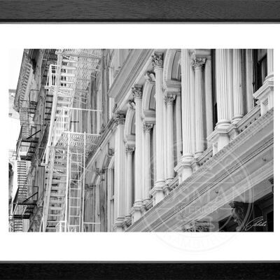 Fotodruck / Poster mit Rahmen und Passepartout Motiv New York NY60 - Motiv: schwarz/weiss - Grösse: S (25cm x 31cm) - Rahmenfarbe: schwarz matt