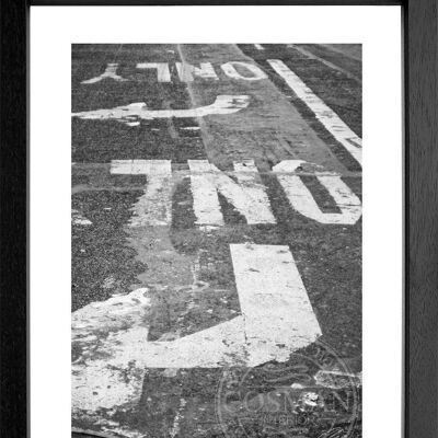 Fotodruck / Poster mit Rahmen und Passepartout Motiv New York NY63 - Motiv: schwarz/weiss - Grösse: XL (80cm x 60cm) - Rahmenfarbe: weiss matt