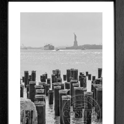 Fotodruck / Poster mit Rahmen und Passepartout Motiv New York NY107 - Motiv: farbe - Grösse: L (57cm x 45cm ) - Rahmenfarbe: schwarz matt