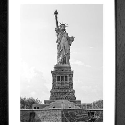 Fotodruck / Poster mit Rahmen und Passepartout Motiv New York NY109 - Motiv: schwarz/weiss - Grösse: S (25cm x 31cm) - Rahmenfarbe: schwarz matt