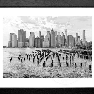 Fotodruck / Poster mit Rahmen und Passepartout Motiv New York NY108 - Motiv: schwarz/weiss - Grösse: M (35cm x 45cm) - Rahmenfarbe: schwarz matt