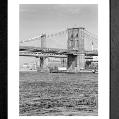 Fotodruck / Poster mit Rahmen und Passepartout Motiv New York NY111 - Motiv: schwarz/weiss - Grösse: S (25cm x 31cm) - Rahmenfarbe: schwarz matt