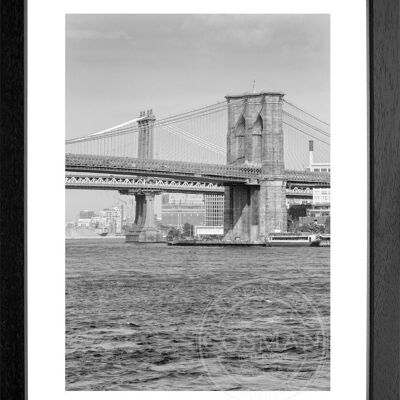 Fotodruck / Poster mit Rahmen und Passepartout Motiv New York NY111 - Motiv: schwarz/weiss - Grösse: S (25cm x 31cm) - Rahmenfarbe: weiss matt