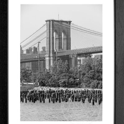 Fotodruck / Poster mit Rahmen und Passepartout Motiv New York NY112 - Motiv: schwarz/weiss - Grösse: M (35cm x 45cm) - Rahmenfarbe: schwarz matt