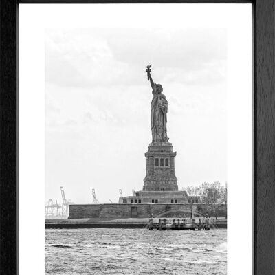 Photo print / poster with frame and passe-partout motif New York NY121 - Motif: black/white - Size: XL (80cm x 60cm) - Frame color: matt white