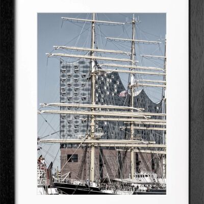 Fotodruck / Poster mit Rahmen und Passepartout Motiv Hamburg HH18 - Motiv: farbe - Grösse: S (25cm x 31cm) - Rahmenfarbe: schwarz matt