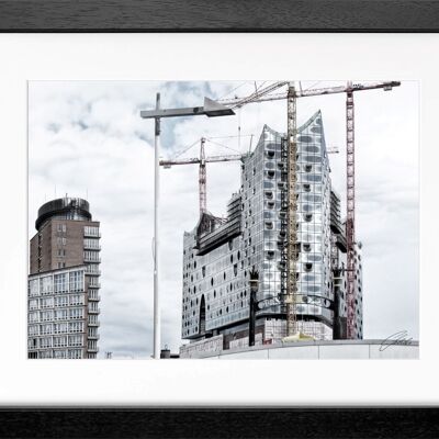 Fotodruck / Poster mit Rahmen und Passepartout Motiv Hamburg HH23 - Motiv: farbe - Grösse: MAXI (120cm x 90cm) - Rahmenfarbe: schwarz matt