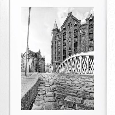 Fotodruck / Poster mit Rahmen und Passepartout Motiv Hamburg HH31 - Motiv: schwarz/weiss - Grösse: M (35cm x 45cm) - Rahmenfarbe: weiss matt