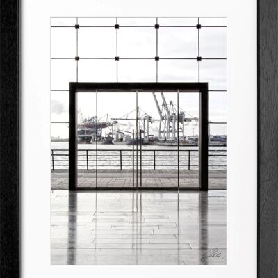 Fotodruck / Poster mit Rahmen und Passepartout Motiv Hamburg HH33 - Motiv: farbe - Grösse: L (57cm x 45cm ) - Rahmenfarbe: schwarz matt