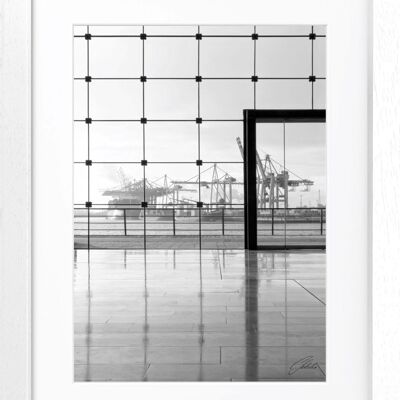 Fotodruck / Poster mit Rahmen und Passepartout Motiv Hamburg HH33B - Motiv: schwarz/weiss - Grösse: MAXI (120cm x 90cm) - Rahmenfarbe: weiss matt