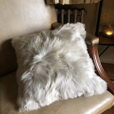 Housse de coussin en fourrure d'alpaga 16" x 16" / Huître