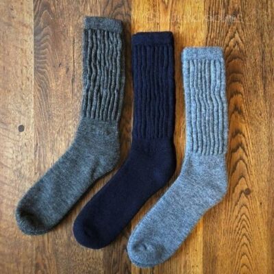 Gerippte Alpaka-Socken. Größere Größe