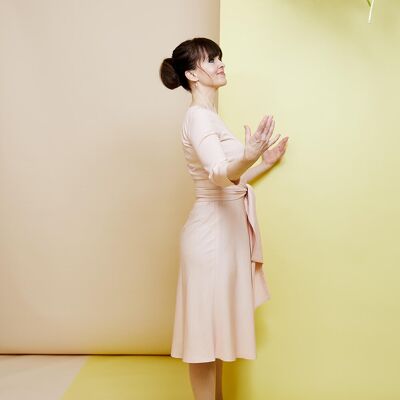 SONJA - Exklusives Designer Kleid mit Art-Print in Strawberry Creme | Made in Germany