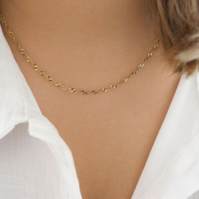 Fine twisted chain necklace in gold stainless steel, minimalist women's jewelry