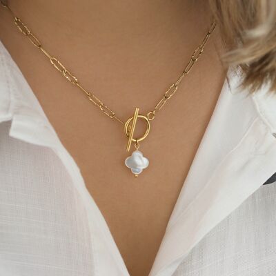 Rectangular chain necklace and T (toggle) clasp, mother-of-pearl clover pendant, gold stainless steel