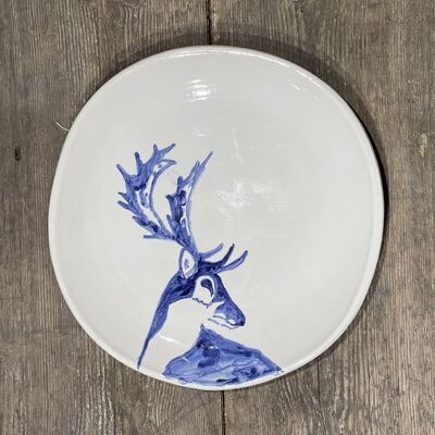 WHITE CERAMIC FLAT PLATE WITH HAND-PAINTED BLUE DEER